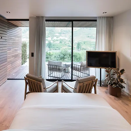Quinta De S.bernardo - Winery & 메사오프리오